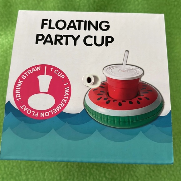Floating Party Cup - Picture 2 of 4